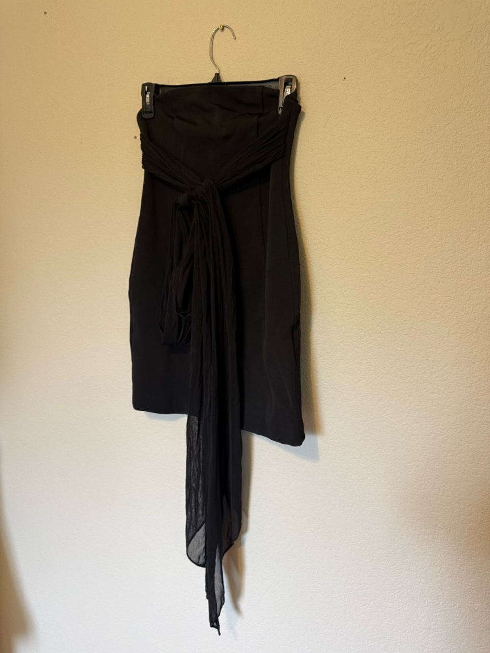 Diane Von Furstenberg | Black Stretch Knit Structured Sash Mini Dress - 2 - Picture 2 of 6
